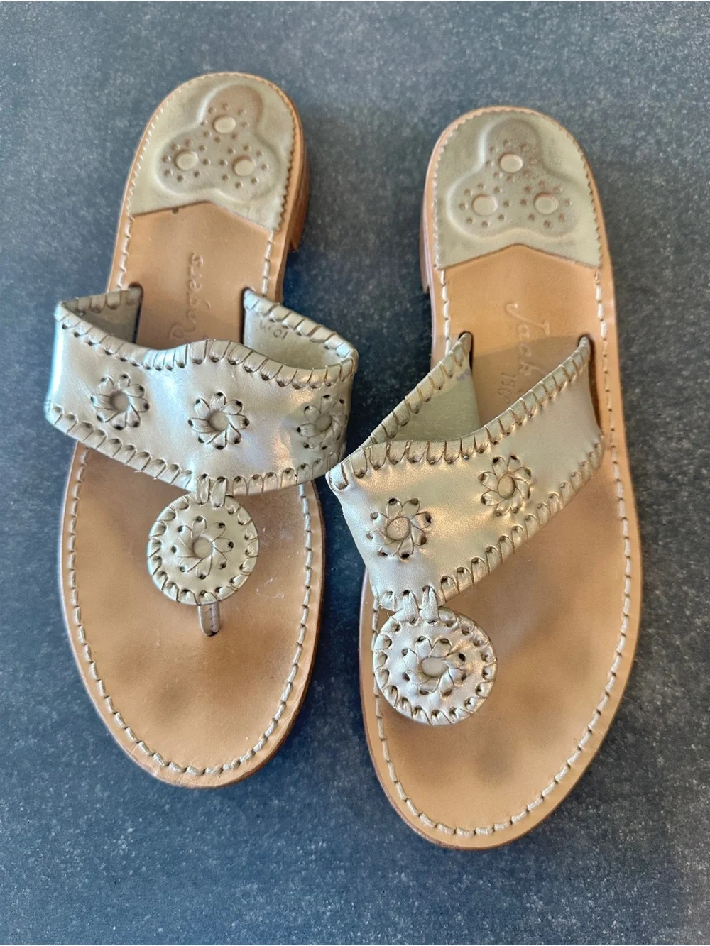 Jack Rogers Metallic Champagne Leather Thong Sandals Size 10